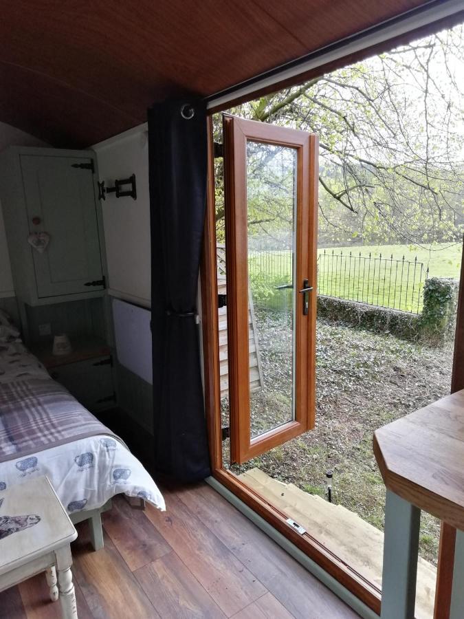 Durham Donkey Rescue Shepherd'S Hut Hotel Екстериор снимка
